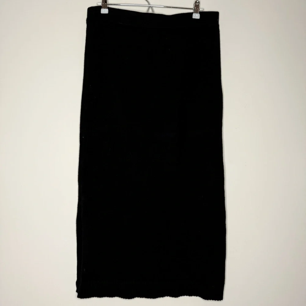 T TAHARI Cozy Classic Stretch Ribbed Hem Black Fall Sweater Side Slit Midi Skirt